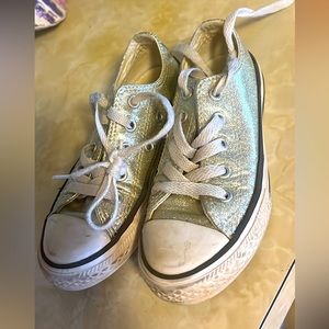 Converse girls size 11